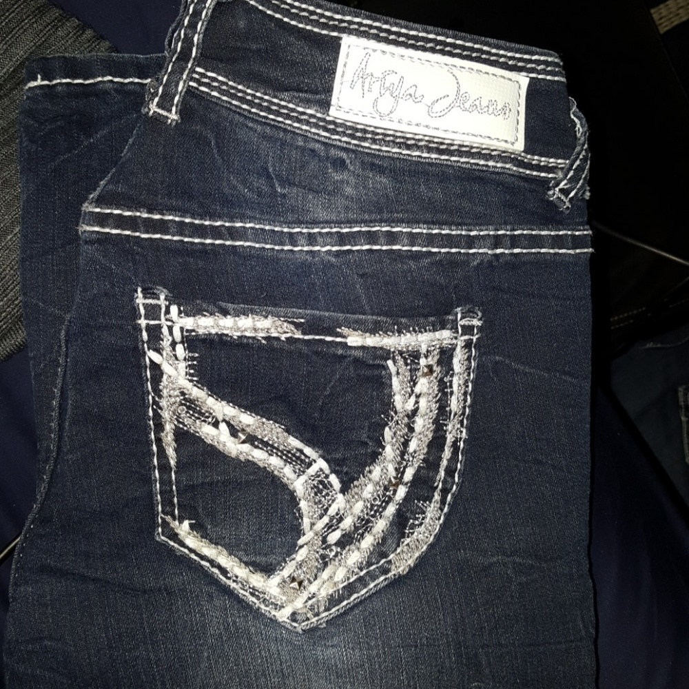 Ariya dark blue distress look